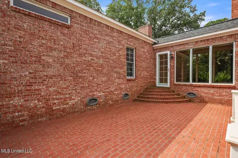 Exterior - 402 Dogwood Pl, Flowood, MS 39232 photo 18 of 24