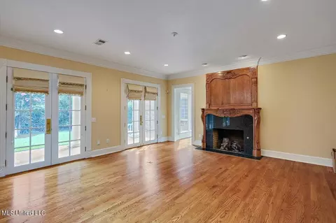 Living - 402 Dogwood Pl, Flowood, MS 39232 photo 4 of 9