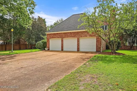 Exterior - 402 Dogwood Pl, Flowood, MS 39232 photo 13 of 24