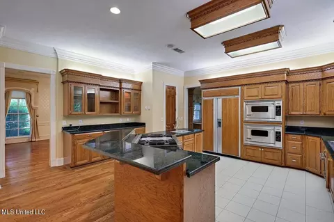 Kitchen - 402 Dogwood Pl, Flowood, MS 39232 photo 1 of 5