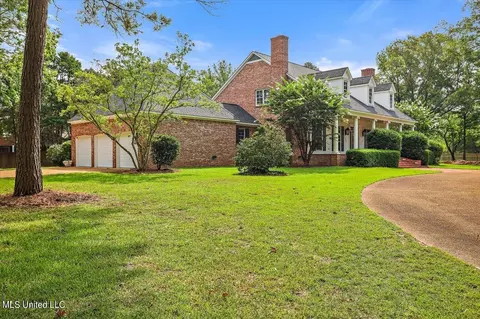 Exterior - 402 Dogwood Pl, Flowood, MS 39232 photo 5 of 24