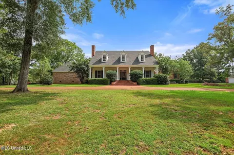 Exterior - 402 Dogwood Pl, Flowood, MS 39232 photo 3 of 24