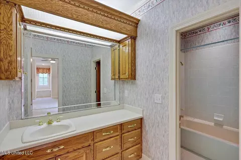 Bath - 402 Dogwood Pl, Flowood, MS 39232 photo 5 of 8