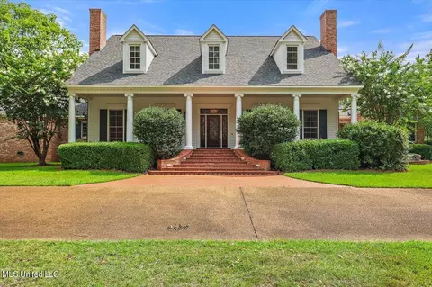 402 Dogwood Pl, Flowood, MS 39232
