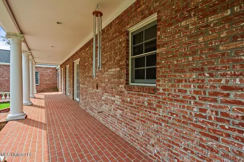 Exterior - 402 Dogwood Pl, Flowood, MS 39232 photo 16 of 24