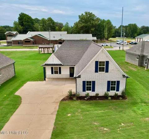6053 Daffodil Ln, Walls, MS 38680 photo 1