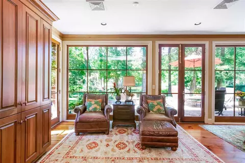 Living - 2124 Eastover Dr, Jackson, MS 39211 photo 1 of 7