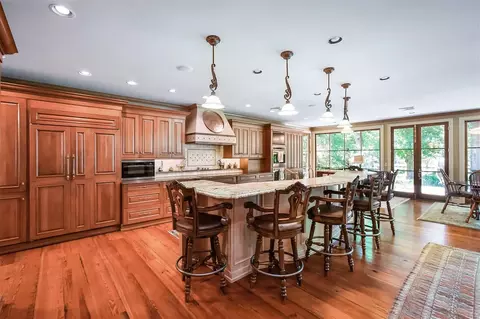 Kitchen - 2124 Eastover Dr, Jackson, MS 39211 photo 1 of 3