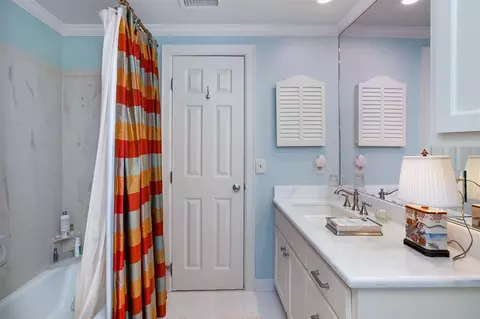 Bath - 2124 Eastover Dr, Jackson, MS 39211 photo 4 of 6