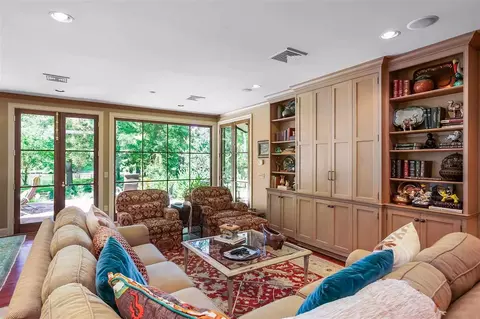 Living - 2124 Eastover Dr, Jackson, MS 39211 photo 3 of 7