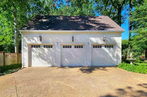 Exterior - 2124 Eastover Dr, Jackson, MS 39211 photo 7 of 13