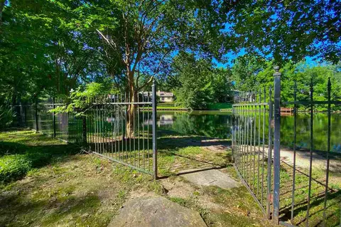 Exterior - 2124 Eastover Dr, Jackson, MS 39211 photo 13 of 13
