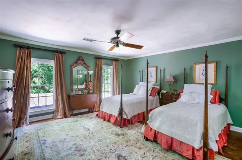 Bedroom - 2124 Eastover Dr, Jackson, MS 39211 photo 2 of 4