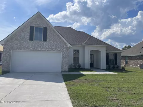 851 Leeward Dr, Biloxi, MS 39532