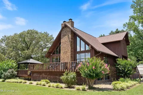 1111 Whitten Rd, Courtland, MS 38620