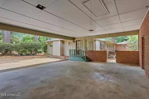 Exterior - 5519 Ridgewood Rd, Jackson, MS 39211 photo 4 of 29