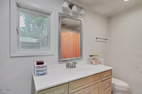 Bath - 5519 Ridgewood Rd, Jackson, MS 39211 photo 5 of 5