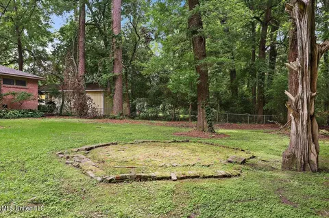 Exterior - 5519 Ridgewood Rd, Jackson, MS 39211 photo 10 of 29