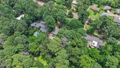 View/Area - 5519 Ridgewood Rd, Jackson, MS 39211 photo 9 of 12