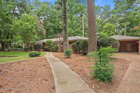 Exterior - 5519 Ridgewood Rd, Jackson, MS 39211 photo 2 of 29