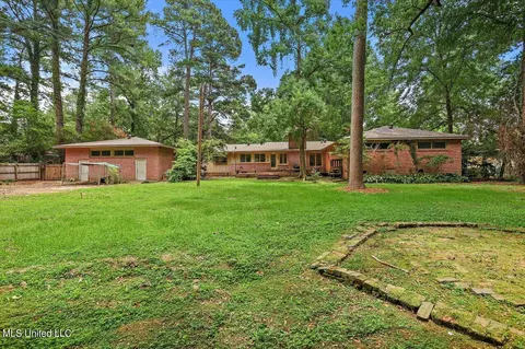 Exterior - 5519 Ridgewood Rd, Jackson, MS 39211 photo 9 of 29