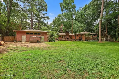 Exterior - 5519 Ridgewood Rd, Jackson, MS 39211 photo 11 of 29