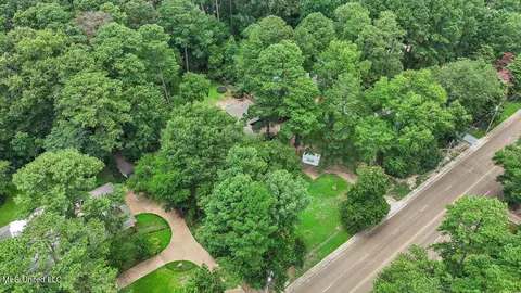 View/Area - 5519 Ridgewood Rd, Jackson, MS 39211 photo 4 of 12