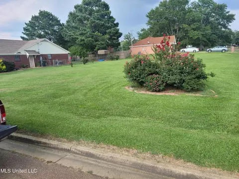 700 Wayne Dr, Canton, MS 39046 photo 3