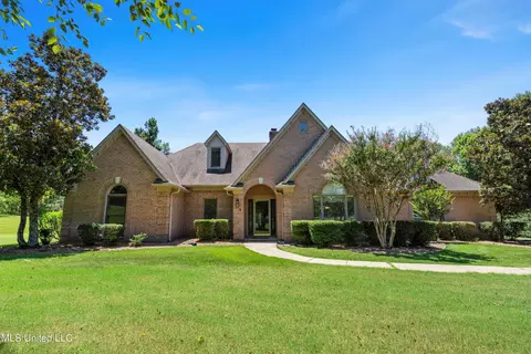 12605 Whispering Pines Dr, Olive Branch, MS 38654