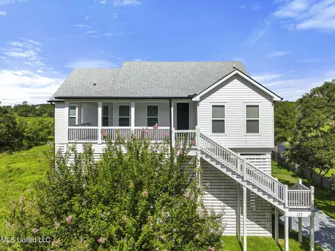 123 Markham Dr, Long Beach, MS 39560