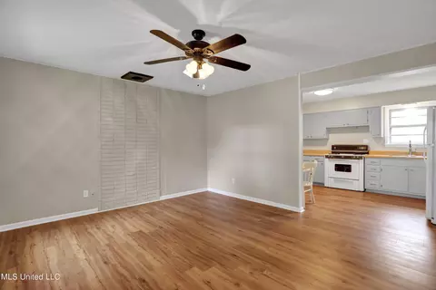 1330 Pontotoc St, Hernando, MS 38632 photo 8