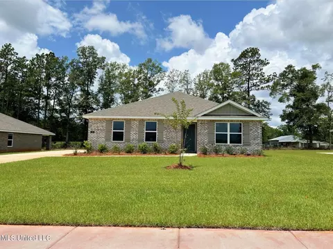110 Kings Crossing Dr, Lucedale, MS 39452