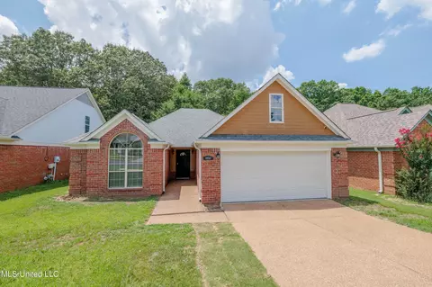 2021 Plumas Dr, Nesbit, MS 38651