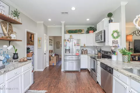Kitchen - 116 Mountain View Rd, Brandon, MS 39042 photo 3 of 3