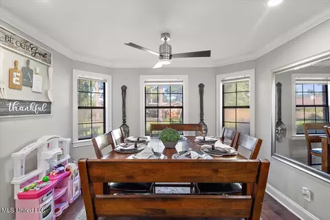 Dining - 5909 Canterbury Rd, Jackson, MS 39206 photo 3 of 3