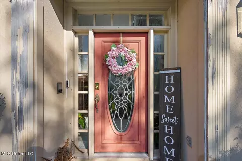 Entry Way - 5909 Canterbury Rd, Jackson, MS 39206 photo 1 of 4