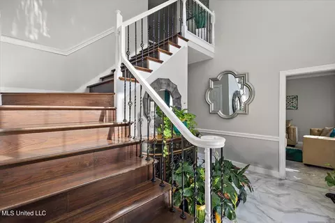 Entry Way - 5909 Canterbury Rd, Jackson, MS 39206 photo 4 of 4