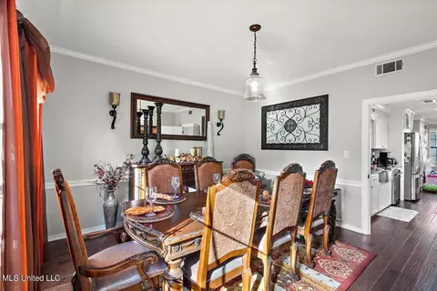 Dining - 5909 Canterbury Rd, Jackson, MS 39206 photo 1 of 3
