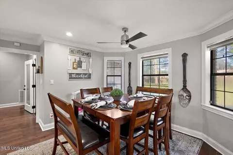 Dining - 5909 Canterbury Rd, Jackson, MS 39206 photo 2 of 3