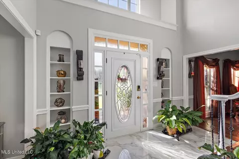 Entry Way - 5909 Canterbury Rd, Jackson, MS 39206 photo 2 of 4