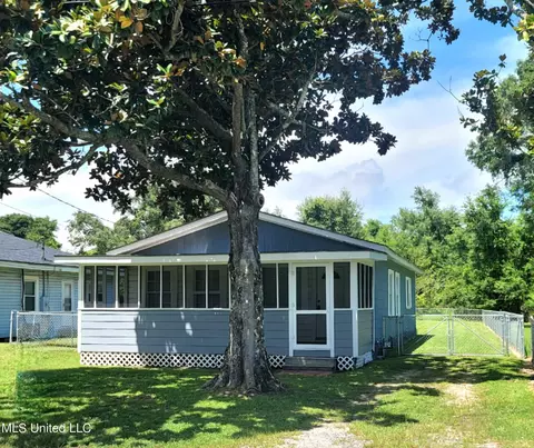 1016 Hardy Ave, Gulfport, MS 39501