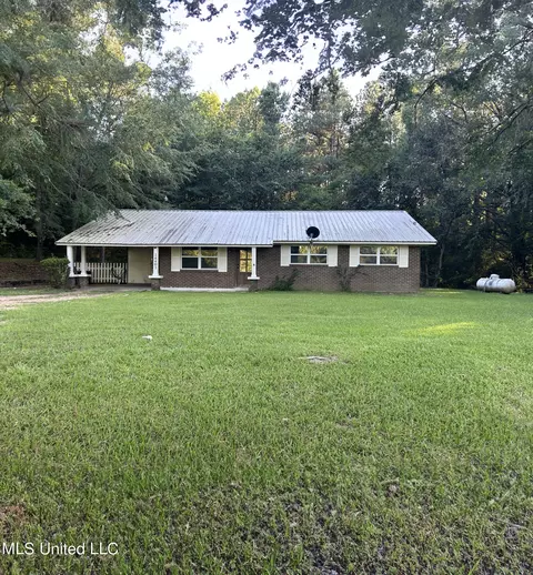14520 Highway 15, Philadelphia, MS 39350
