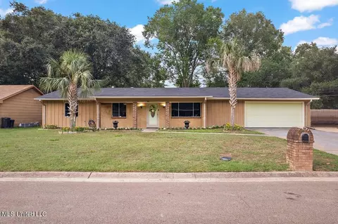 350 Beechcrest Dr, Jackson, MS 39211