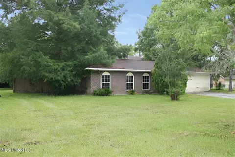 2404 Mapleton Cir, Gautier, MS 39553