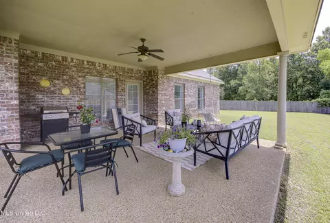 Exterior - 111 Dundee Cv, Clinton, MS 39056 photo 3 of 6