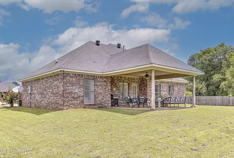 Exterior - 111 Dundee Cv, Clinton, MS 39056 photo 2 of 6