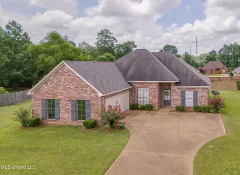 111 Dundee Cv, Clinton, MS 39056