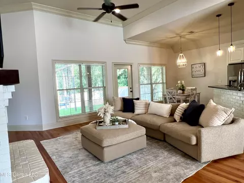 196 Amethyst Dr, Brandon, MS 39047 photo 8