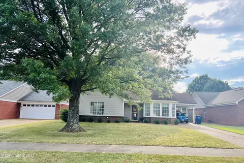 5915 Waverly Dr, Horn Lake, MS 38637