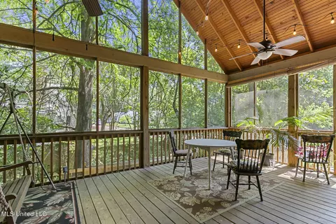 Exterior - 1520 Greymont St, Jackson, MS 39202 photo 4 of 9